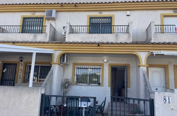 Reventa - Townhouse - Daya Nueva