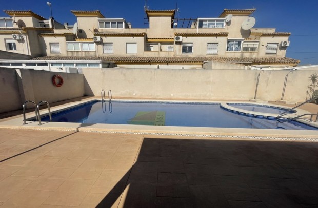 Reventa - Townhouse - Daya Nueva