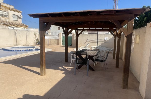 Reventa - Townhouse - Daya Nueva