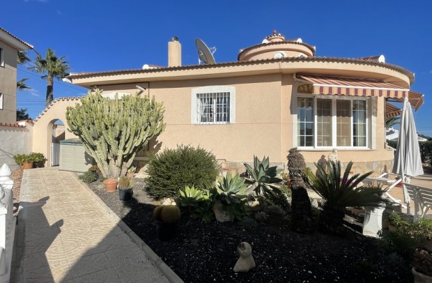 Resale - Detached House Villa - Ciudad Quesada