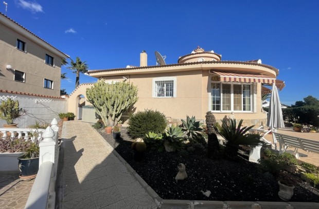 Resale - Detached House Villa - Ciudad Quesada