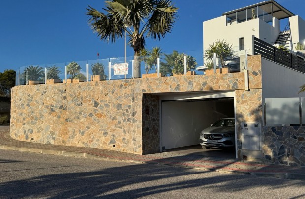 Resale - Villa Detached - Algorfa - La Finca Golf Resort