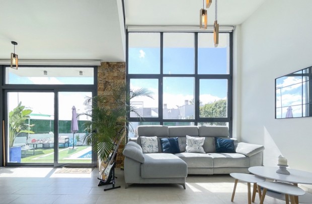 Resale - Villa Detached - Ciudad Quesada