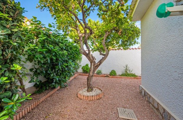 Resale - Villa Detached - Ciudad Quesada