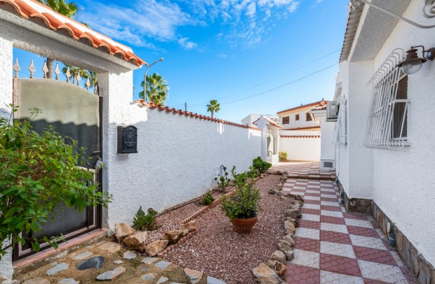 Resale - Villa Detached - Ciudad Quesada