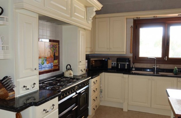 Resale - Villa Detached - Orihuela