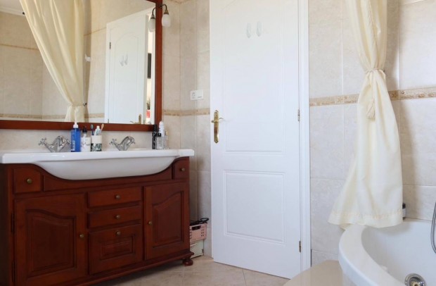 Resale - Villa Detached - Orihuela