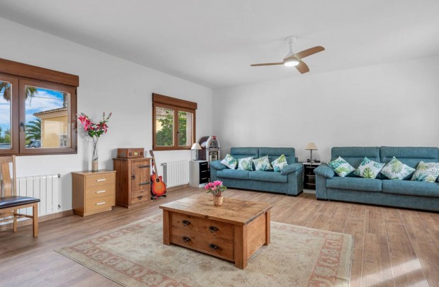 Resale - Villa Detached - Orihuela