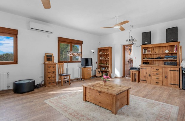 Resale - Villa Detached - Orihuela