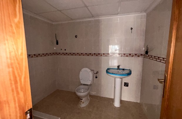 Resale - Commercial (6) - Jacarilla