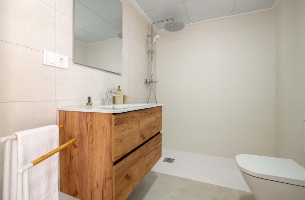 Nueva construcción  - Townhouse - Cox - San Fernando