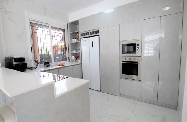 Resale - Villa Detached - Algorfa