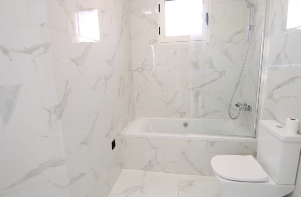 Resale - Villa Detached - Algorfa