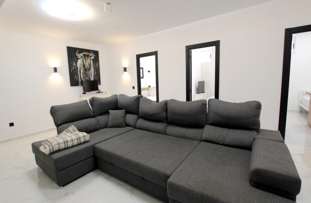 Resale - Villa Detached - Algorfa