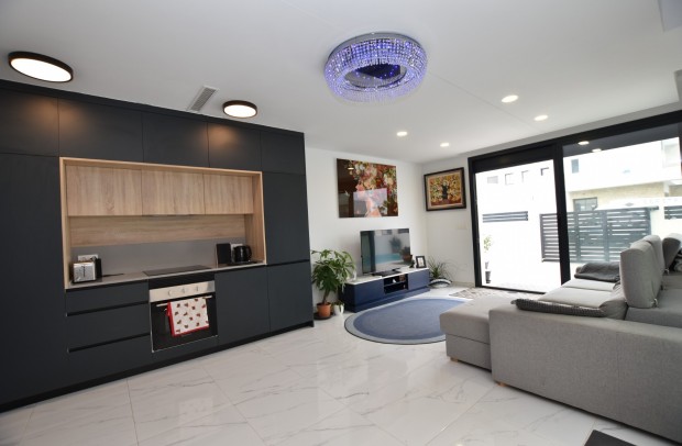 Resale - Villa Detached - Los Montesinos