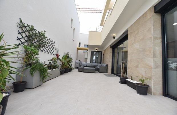 Resale - Villa Detached - Los Montesinos