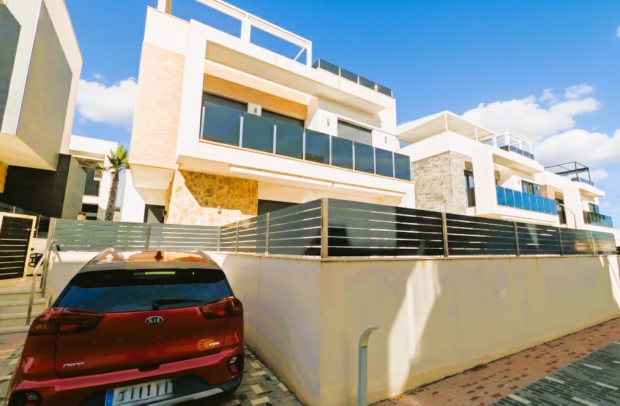 Resale - Villa Detached - Cabo Roig - Lomas de Cabo Roig