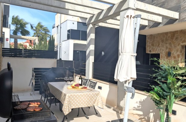 Resale - Villa Detached - Cabo Roig - Lomas de Cabo Roig