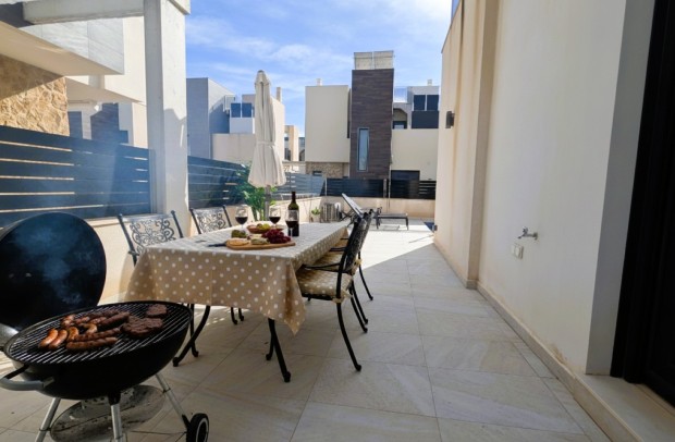 Resale - Villa Detached - Cabo Roig - Lomas de Cabo Roig