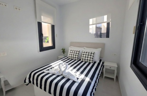 Resale - Villa Detached - Cabo Roig - Lomas de Cabo Roig