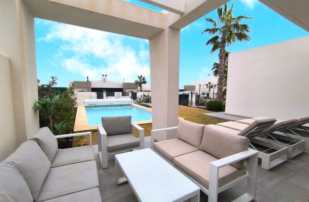 Resale - Villa Detached - Algorfa