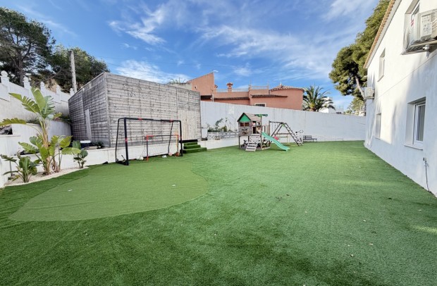 Resale - Villa Detached - Villamartin - Villamartín