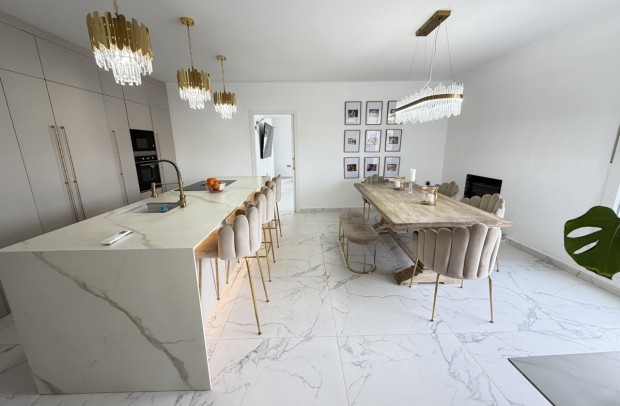 Resale - Villa Detached - Villamartin - Villamartín