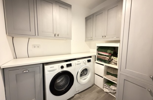 Resale - Villa Detached - Villamartin - Villamartín