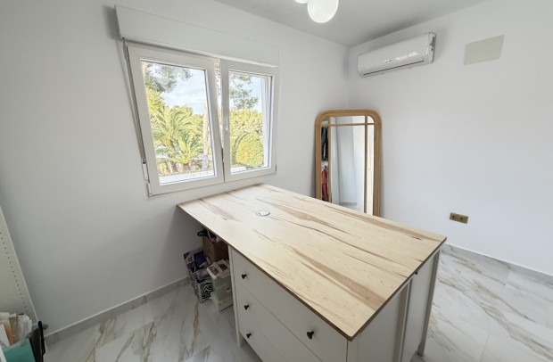 Resale - Villa Detached - Villamartin - Villamartín