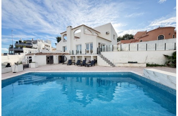 Resale - Villa Detached - Villamartin - Villamartín