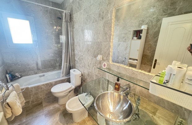 Resale - Villa Detached - Las Ramblas Golf