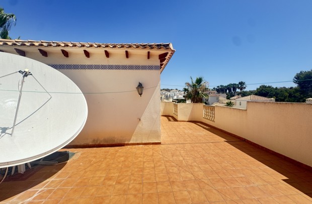 Resale - Villa Detached - Las Ramblas Golf