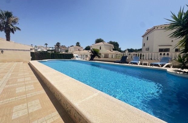 Resale - Villa Detached - Las Ramblas Golf