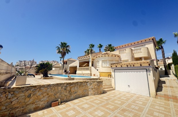 Resale - Villa Detached - Las Ramblas Golf