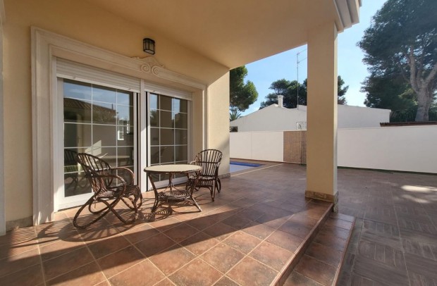 Resale - Villa Detached - Cabo Roig