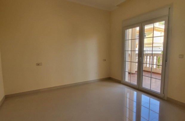 Resale - Villa Detached - Cabo Roig