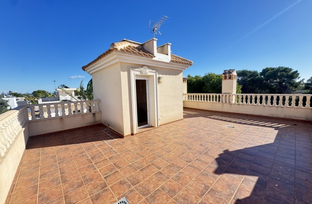 Resale - Villa Detached - Cabo Roig