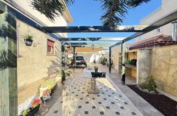 Revente - Villa Detached - Cabo Roig