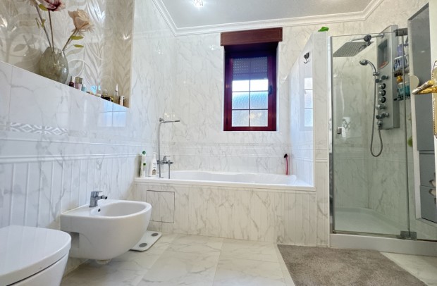 Revente - Villa Detached - Cabo Roig