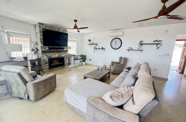 Resale - Villa Detached - San Miguel de Salinas