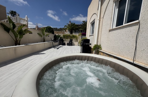 Resale - Villa Detached - San Miguel de Salinas