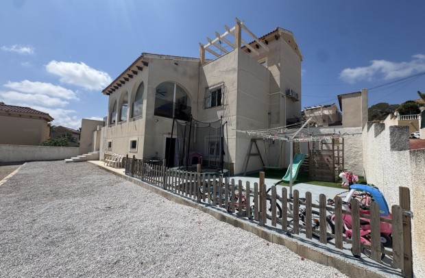 Resale - Villa Detached - San Miguel de Salinas