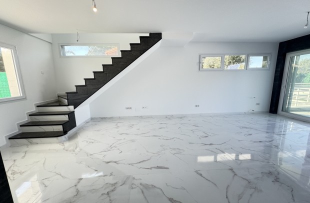 Resale - Villa Detached - Los Balcones