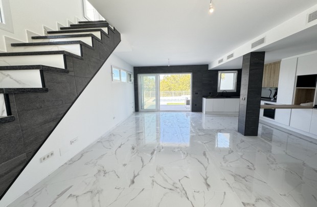 Resale - Villa Detached - Los Balcones