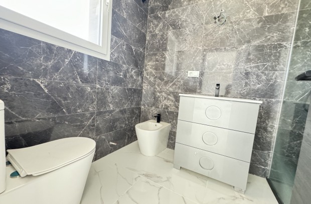 Resale - Villa Detached - Los Balcones