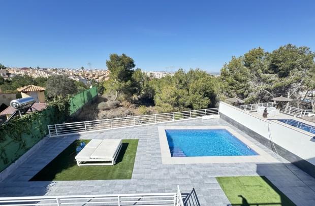 Resale - Villa Detached - Los Balcones