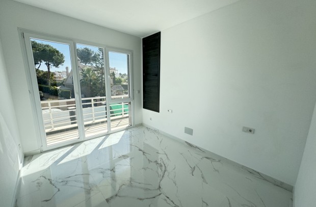 Resale - Villa Detached - Los Balcones
