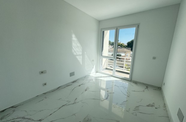 Resale - Villa Detached - Los Balcones