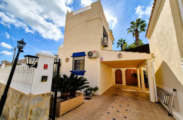 Resale - Villa Detached - Villamartin - Villamartín