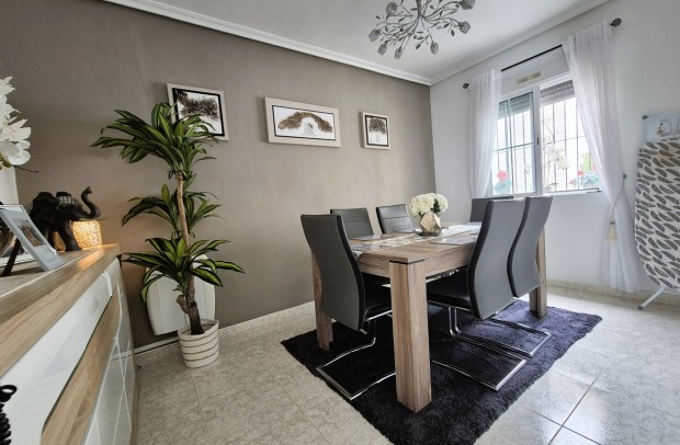 Resale - Villa Detached - Villamartin - Villamartín